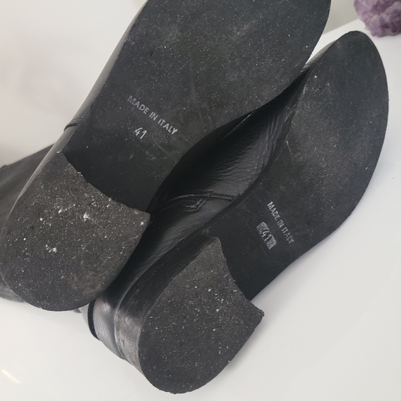 Made in Italy. Leather boots, size 41, wide leg 17 inch. Made in Italy. - Picture 6 of 10